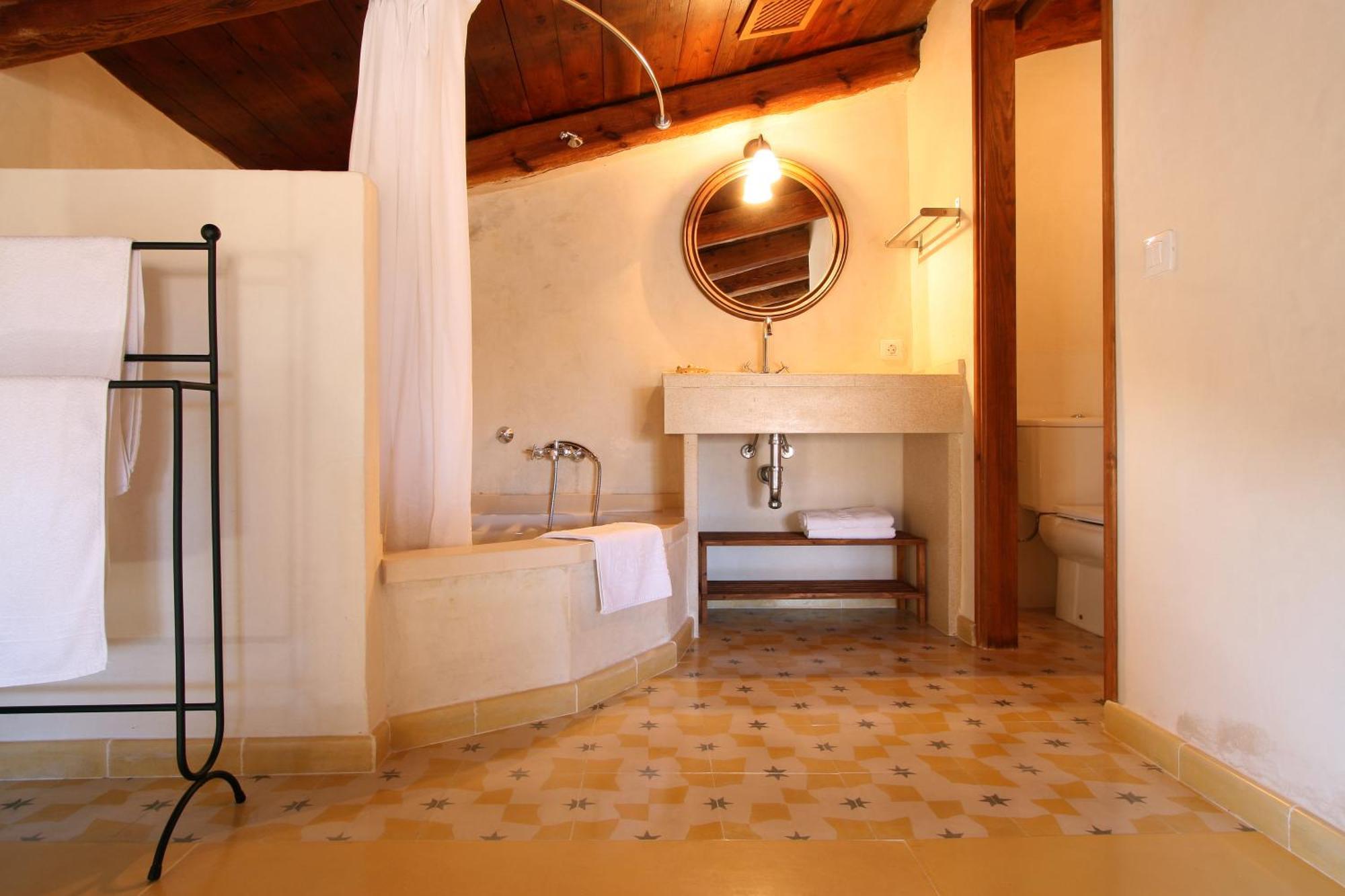 Sa Bisbal - Turismo De Interior 4*